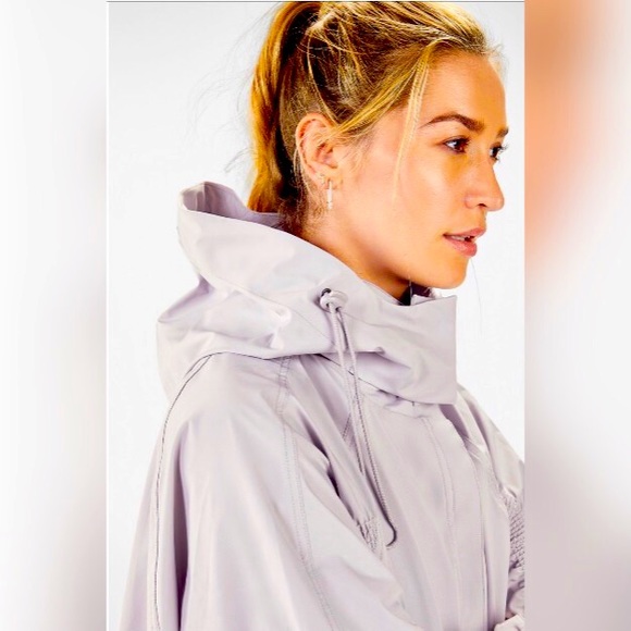 NWOT • Fabletics Haze Gray Giana Jacket 💚 - Picture 3 of 15